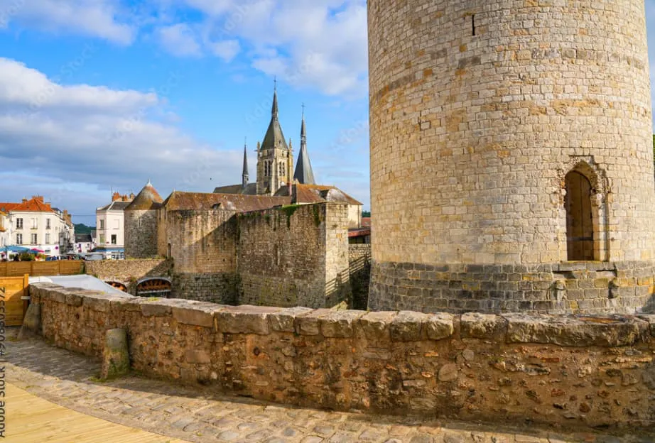 Entre remparts et donjon