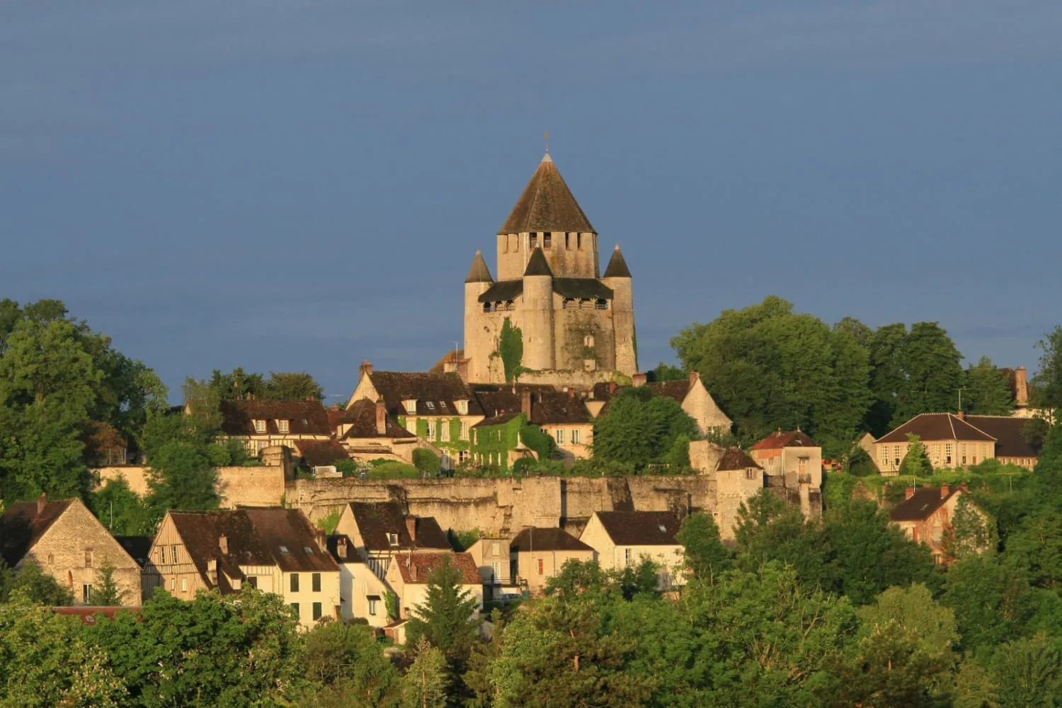 Cité médiévale et spectacles vivants - photo 1